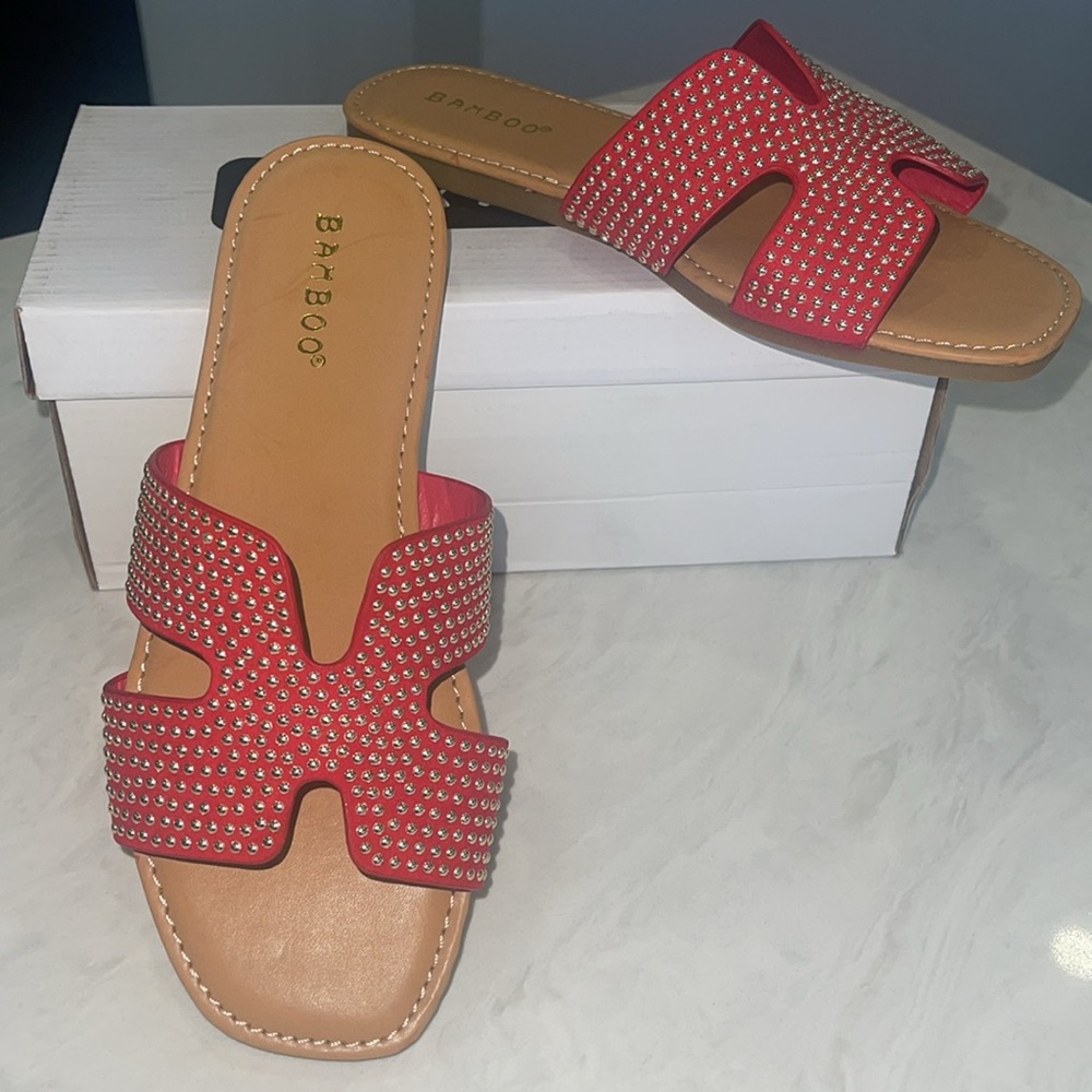 New!! ✨ “Bamboo” Women Red Upbeat Bedazzle Cushioned Summer Sandals 🩴